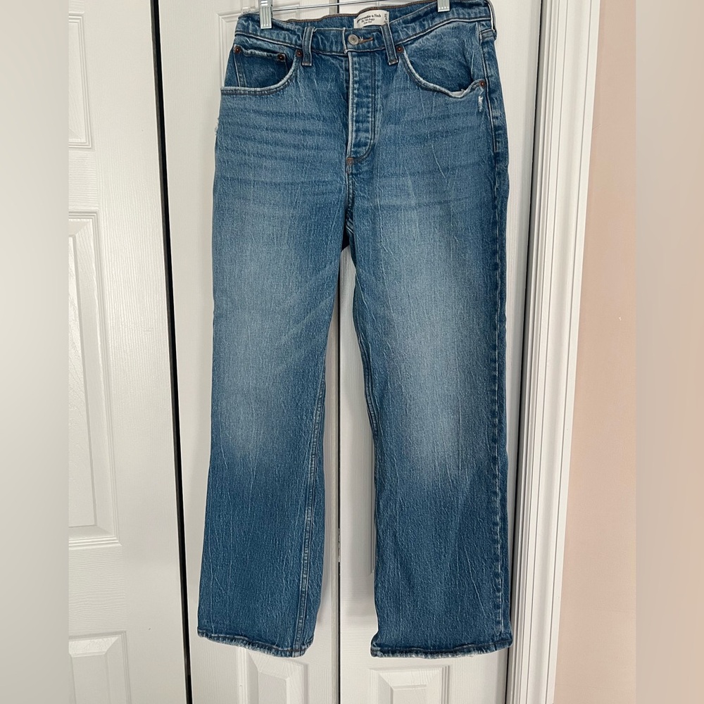 Abercrombie & Fitch Women’s 90s Baggy Jean - Low Rise